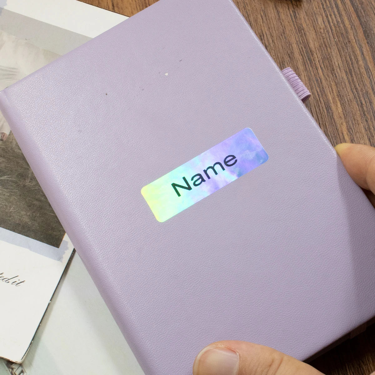 Étiquettes scolaires personnalisées avec prénom – Holographiques et résistantes à l’eau